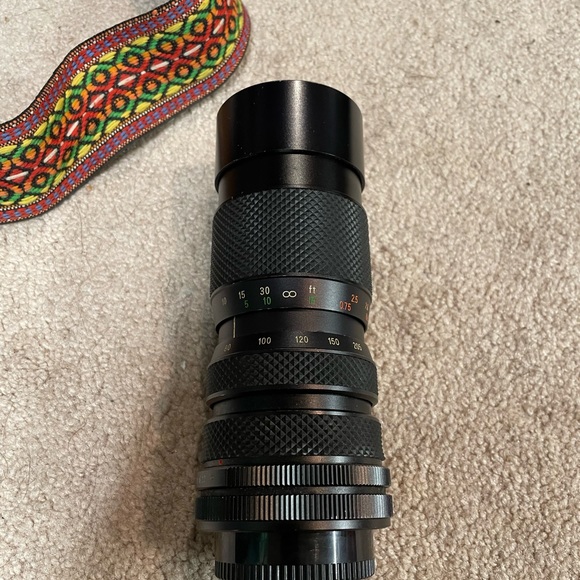 Canon  AE-1 with accessories - Picture 8 of 13